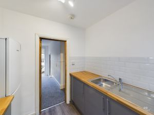 kitchen - click for photo gallery